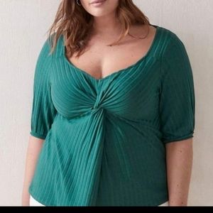 Addition Elle Twist Front Top green